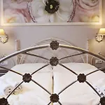 Pensionat Antonio Old Town 3*