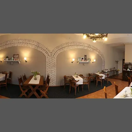 Antonio Old Town Penzión pre hostí