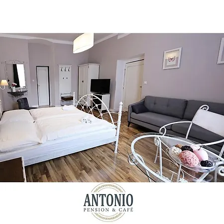 Antonio Old Town Penzión pre hostí
